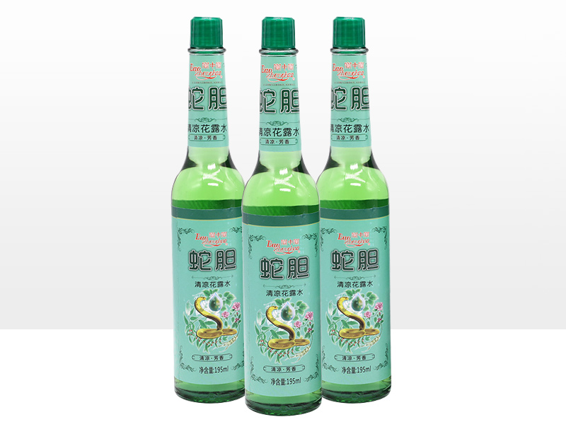 195ml寶中寶蛇膽清涼花露水